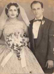 Grandma & Grandpa on their wedding day: Share your family wedding photos! :  wedding photos antique family pictures 22347 1306900520517 1470667266 818355 4166472 A