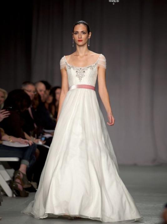 Dream dress vs THE dress... how the mirror changes things! :  wedding shopping anxiety choosing a style POB 4706