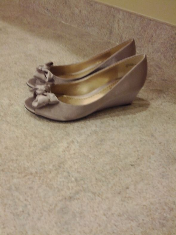 Which gray shoes for my dress Pics included wedding Wedge Shoes 2