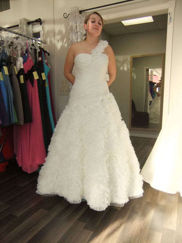 Which dress looks best? :  wedding Krysti 041