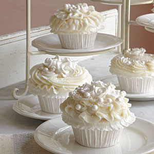 Homemade Wedding Cake Ideas on Diy Cupcake Wedding Cake   Wedding Wedding Cake Cupcakes L