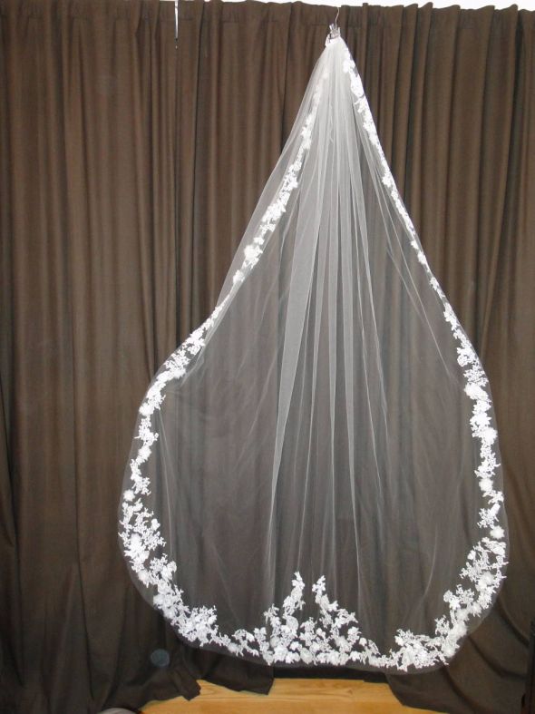BRAND NEW WITH TAGS: Authentic Melissa Sweet Mira Veil - Chapel Length : wedding melissa sweet mira veil chapel ivory flowers lace ceremony dress jewelry Mira Veil
