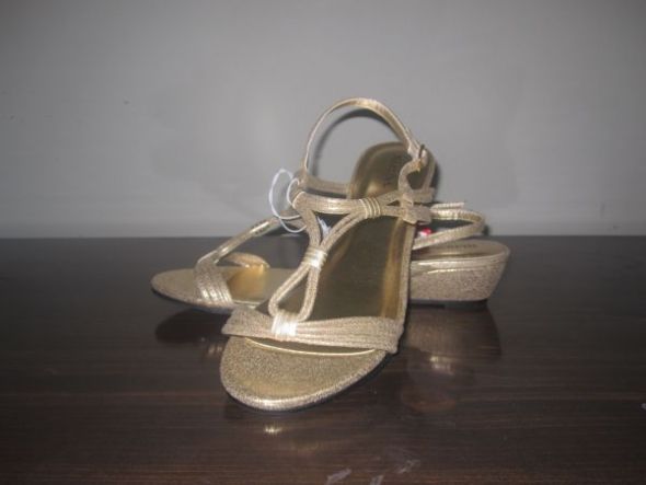 BEES, POST YOUR WEDDING SHOES :  wedding Shoes