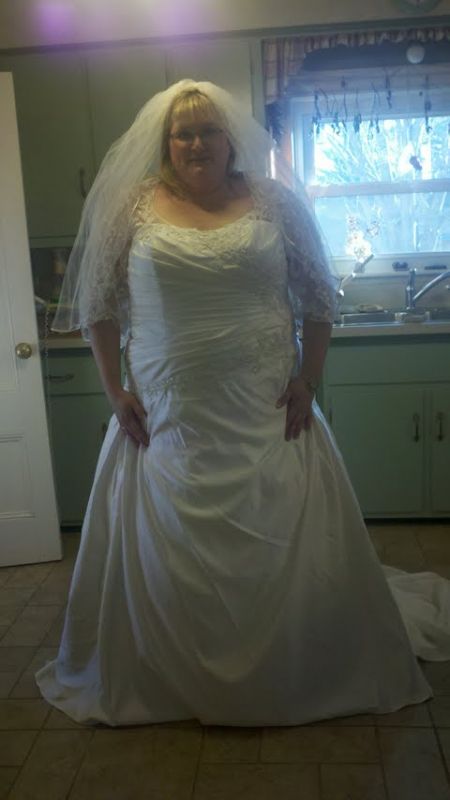 40yr old bride, dress ideas desperately needed! :  wedding Me
