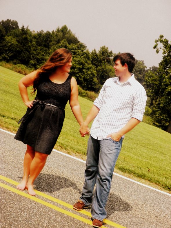 Plus sized brides...Engagement Pic poses??? :  wedding engagement weight plus size sized overweight pictures pic picture pose poses P9030206