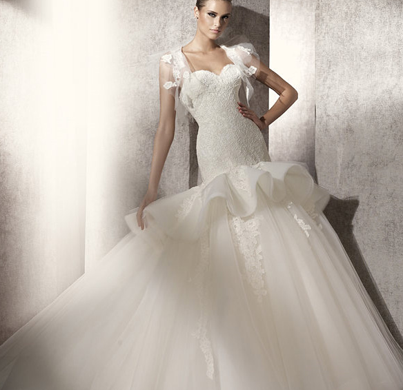 Drop Waist...What's your favorite?! : wedding pronovias drop waist rosa clara picture dress gown lace Screen Shot 2011 10 10 At 4.00.30 PM