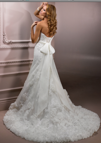 Drop Waist...What's your favorite?! : wedding pronovias drop waist rosa clara picture dress gown lace Screen Shot 2011 10 10 At 5.26.45 PM