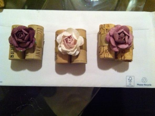 DIY place card holders :  wedding corks place cards purple Untitled111
