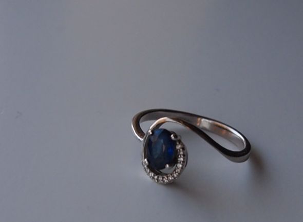 Can I see your nondiamond engagement ring and any sapphire ring advice welcomed! :  wedding sapphire ering blue diamond PB010784
