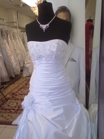 I will buy my Ambrosia online and they will ship it to me..help me please bees!! :  wedding buy ambrosia help wedding dress Ambrosia3