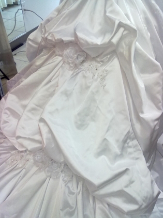I will buy my Ambrosia online and they will ship it to me..help me please bees!! :  wedding buy ambrosia help wedding dress Ambrosia 2