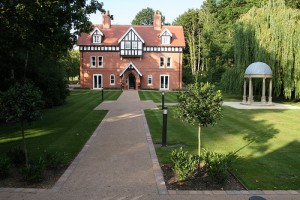 Show me your garden wedding! :  wedding wedding reception outdoors garden 6286550696 A7c553d539