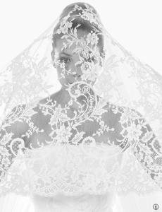 I need help! How to put on and secure my Spanish Lace Cathedral Veil? :  wedding mantila veil cathedral veil securing veil Laceveil