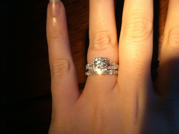 My diamond is beautifully.... yellow tinted :  wedding Wedding Rings