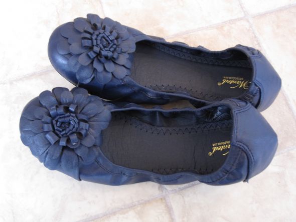 Navy blue flats by Wanted Size 75 Never worn wedding navy