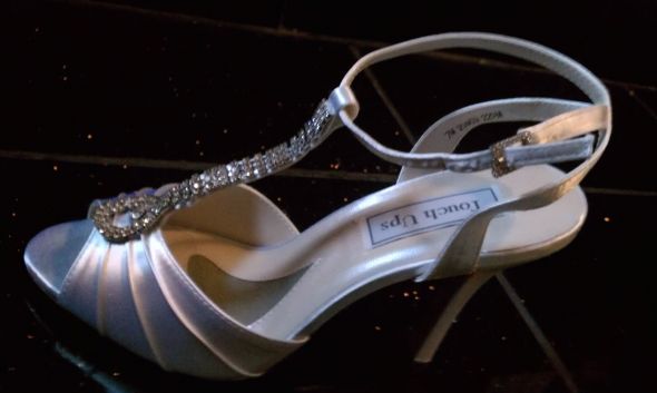 Brand New White Dyeable Bridal Shoes with Rhinestones Size 7 wedding 