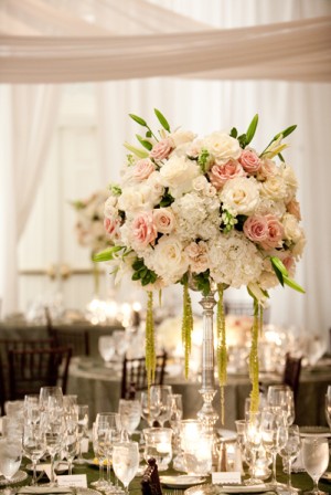 hydrangea and rose centerpieces for wedding