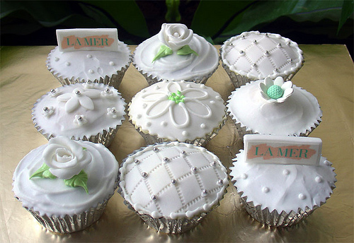 beautiful wedding cupcakes