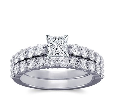 Multi-stone rings...pics please! :  wedding Kelly New Ring