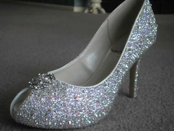 DIY Crystal Shoes! What do I use??? :  wedding strass strassing diy crystal shoe shoes swarovski clear flatback ab finish DSCN1764