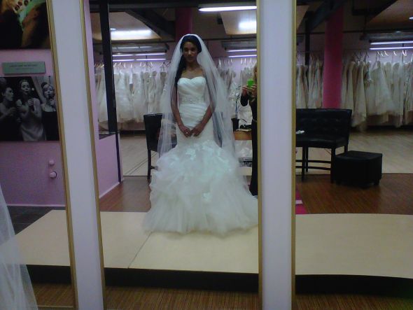 Enzoani Fernanda!! Bought it right off the rack! GO FOR IT! : wedding enzoani fernanda dream dress enzoani bride IMG 20110926 00182