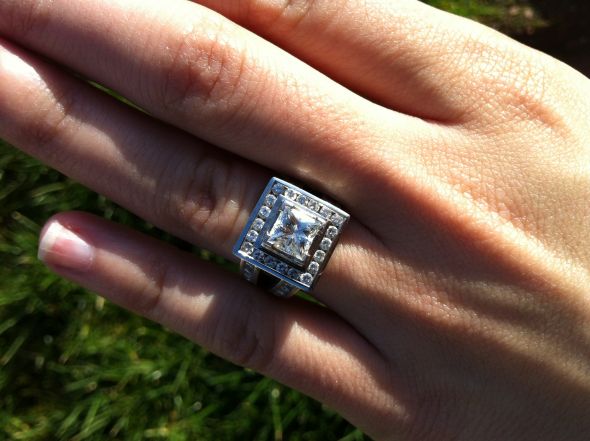 Princess Cut Engagement Ring 1.34 center, 2,78 tcw - halo, split shank :  wedding Photo 4