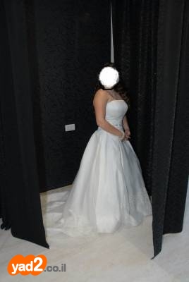Michelle Roth Wedding Dress on Sale :  wedding michelle roth size 10 white wedding gold engagement inspiration dress 1