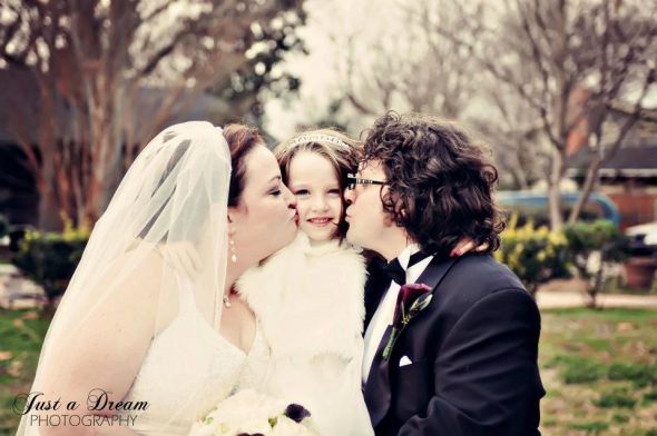 Our sneak peeks from The best day ever! : wedding 429696 10150754926332519 158088922518 12387132 377122885 N