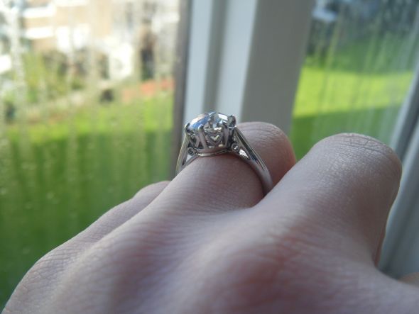 Show us your unusual/original DETAILS! :  wedding details surprise diamond unusual original ring Mixed 2011 055