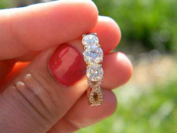 carat size for 3 stone :  wedding 3 stone 1 carat size center stone princess cut Ringy1