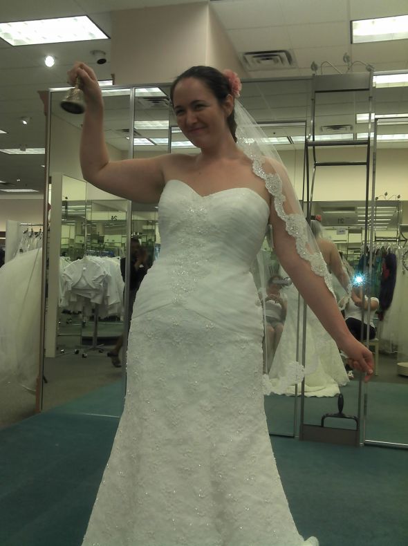 Found a new veil for my dress! :  wedding veil fingertip mantilla lace oleg cassini 2011 09 24 13 38 55 32