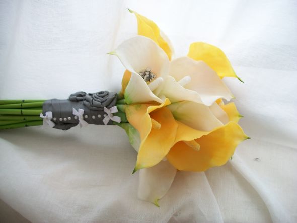 DIY latex calla lily bouquet