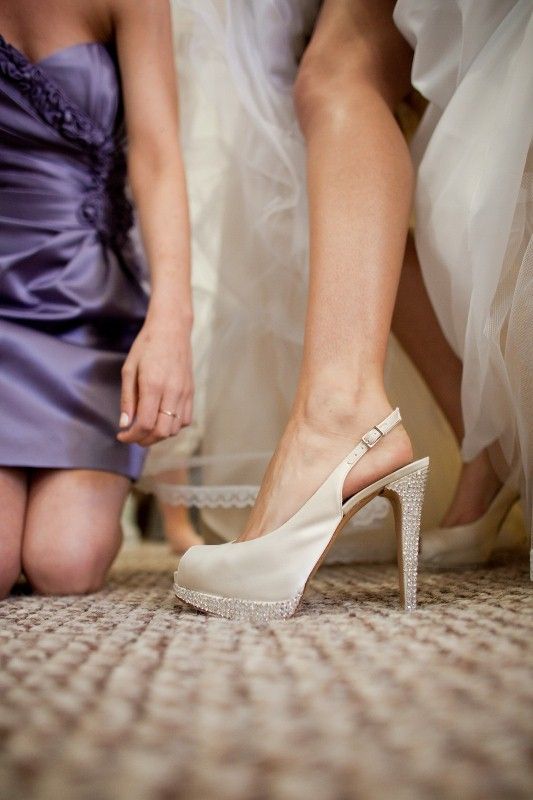 Stuart Weitzman Ivory Bridal Shoes w Swarovski Crystals 75 wedding shoes 