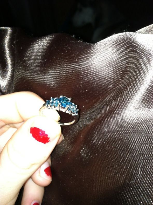 Blue diamond engagement rings? :  wedding engagement ring blue diamond waiting confused advice ring porn sapphire Ring3