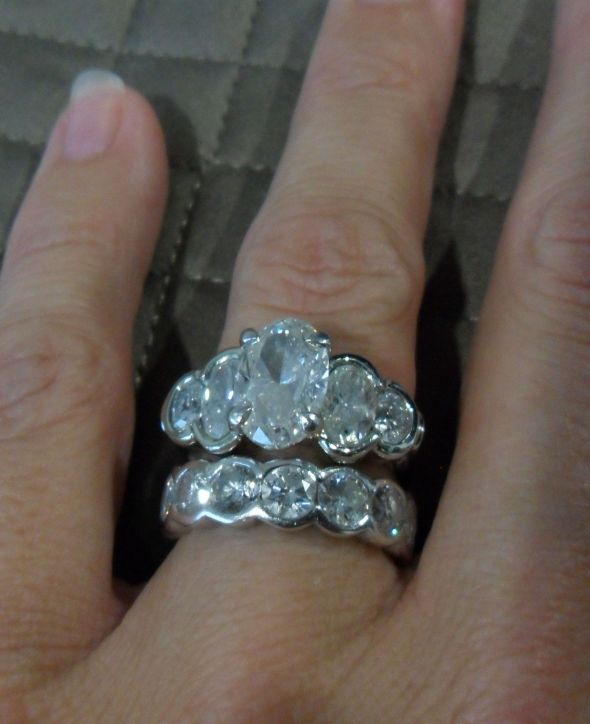 Anyone have pix of a 4/5stone wedding band with a 3 stone round engagement ring? :  wedding 3 1 stone egagement wedding band Ring