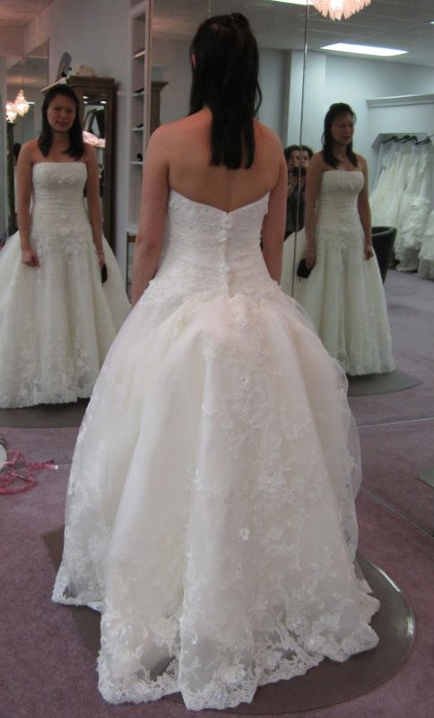 Any Casablanca 2017 bustle pics/recommendations out there? : wedding dress bustle casablanca Bustle