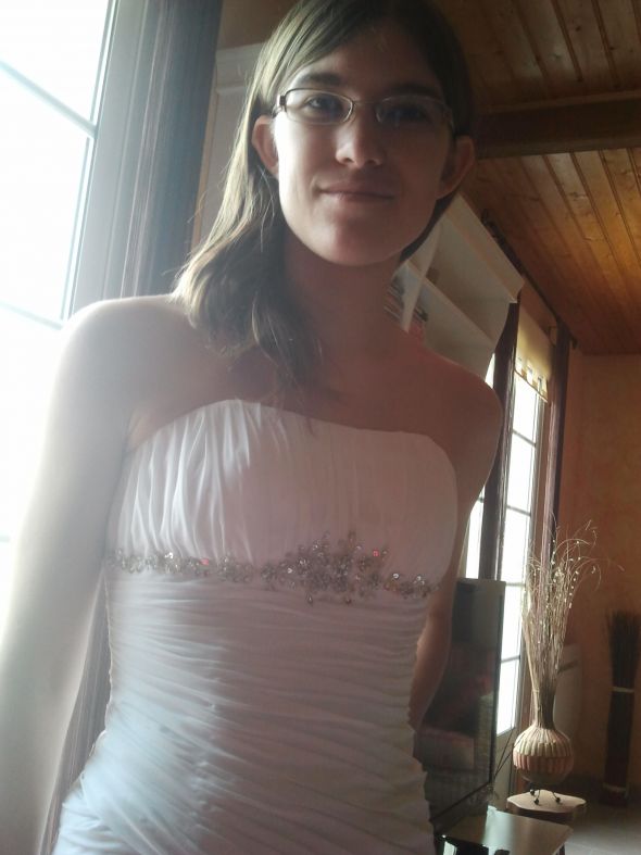Choosing earrings for dress :  wedding Martine 001