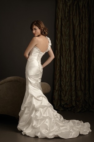 Anyone else buy a dress online that they never tried on? PICS OF MY DRESS INSIDE :  wedding dress online order Detail1 Allurep890back