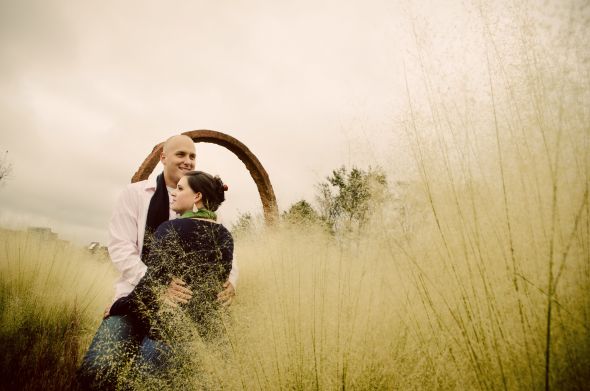 Gallery of the Day :  wedding features Poer0175 It was cold and rainy but our e-photos turned out well! :  wedding engagement photo pink Poer0175 
