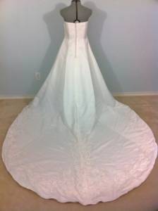 Plus Size David's Bridal Style 5268 White $200 obo :  wedding teal black blue brown navy gold green orange pink purple red white yellow silver bridesmaids engagement inspiration ceremony dress diy ring jewelry reception shoes Wedding Dress Train