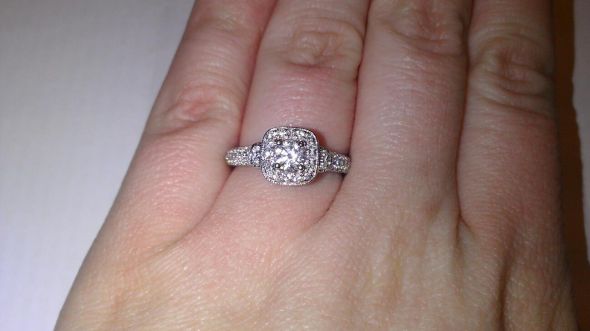 Any Vera Wang Engagement ring bees wedding Ring Top View