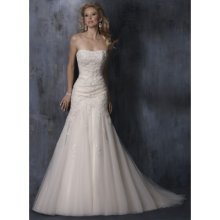 Budget brides with dresses under 1000! :  wedding dress B1