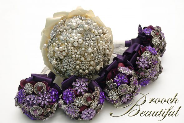 Brooch Bouquets for the Entire Brida
