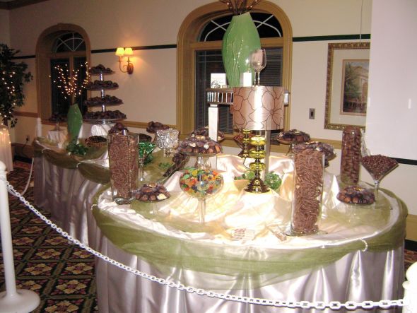 The most AWESOME candy buffet wedding brown green ivory silver 