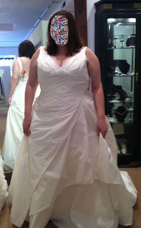 Bought my dress - why can't I find anyone else wearing it? : wedding dress joli full figured 1 dress twins PictureDressAnon