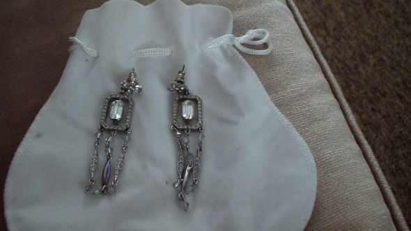 What earrings should I wear with my dress? :  wedding earrings jewellery dress bracelet pearl diamond sparkly hair veil birdcage Earrings 1