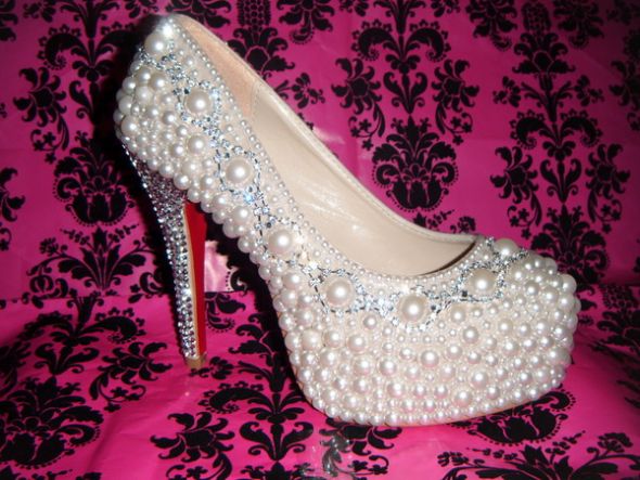 How to DIY bling your shoes help wedding diy shoes rhinestone pearl