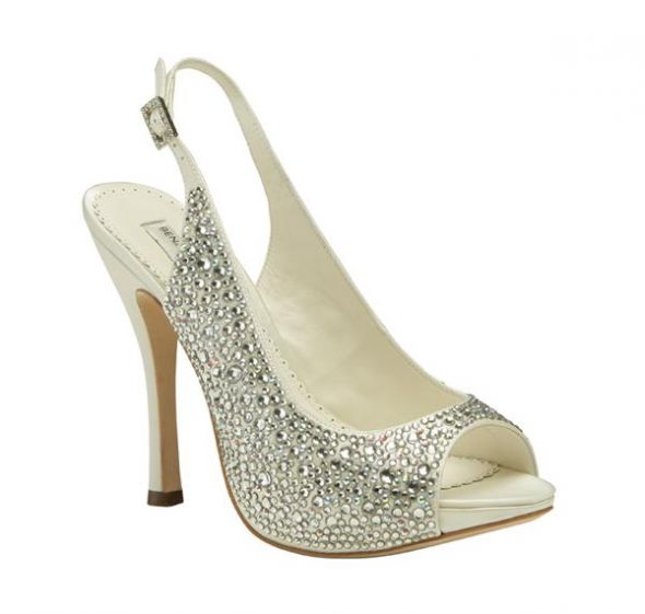 What color are your wedding shoes? : wedding Electra2