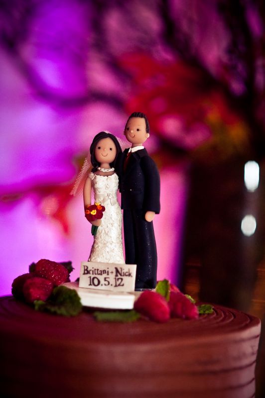 Wedding cake, topper and DIY cake st