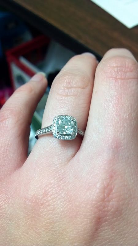 What clarity/color is your diamond? Post pictures please :) : wedding color clarity diamonds 12 carat princess cut Ering